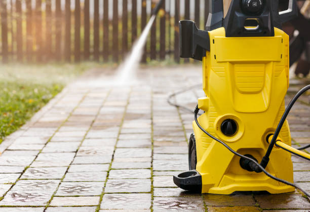 Best Pool Deck Cleaning  in Geneva, OH